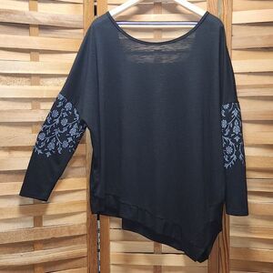 Gaiam Black 3/4 Sleeve Yoga Asymmetrical Hem Shirt Women M Polyester Workout